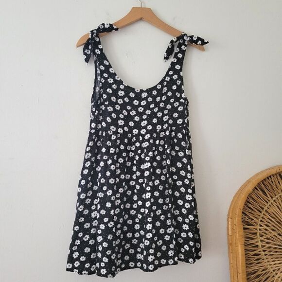 Forever 21 Black And White Floral Print Tank S - Picture 1 of 7
